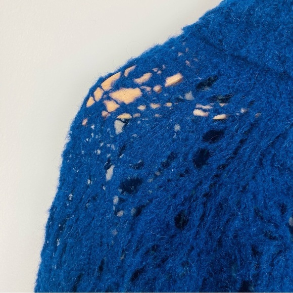 AYNI Revolve Karay Alpaca Open knit sweater in ocean blue. Size Medium. - Picture 4 of 8